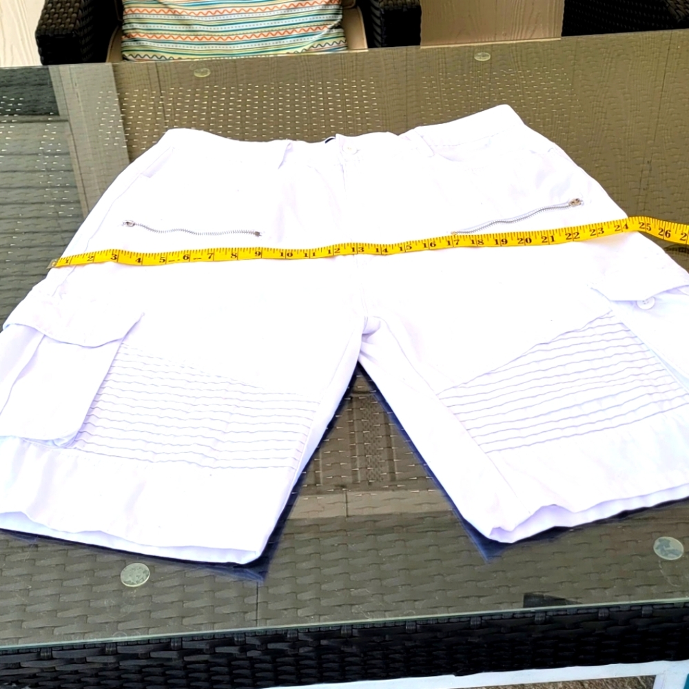 Men's Vandal Collective White Cargo Shorts, Sz 36",  8 Pockets, Excellent Cond - Picture 4 of 5